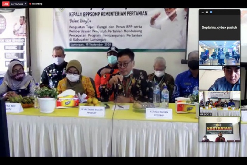 Kepala BPPSDMP Dedi Nursyamsi didampingi Sesba PPSDMP Siti Munifah di BPP Sugio, Lamongan mengikuti live MSPP Vol.20 dengan Mentan Syahrul Yasin Limpo di Jakarta