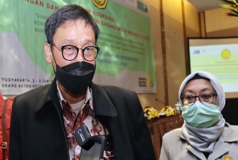 Kepala BPPSDMP Dedi Nursyamsi [kiri] dan Sekretaris Badan PPSDMP Siti Munifah yang berkomitmen dalam upaya mendukung SPI berjalan efektif dan efisien di lingkup BPPSDMP. 