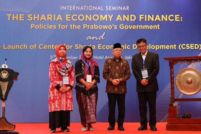 Kepala Center for Sharia Economic Development INDEF Prof. Nur Hidayah, Wakil Presiden (Wapres) KH Ma