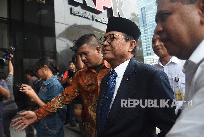 Kepala Daerah Datangi KPK Usai Dilantik. Gubernur Jambi Fachrori Umar (tengah) mendatangi gedung KPK untuk beraudiensi di Jakarta, Rabu (20/2/2019).