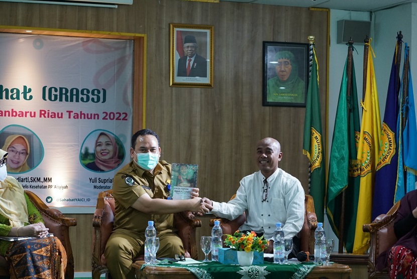Kepala Dinas Kesehatan Kota Pekanbaru, dr Zaini Rizaldy S, saat memberikan pemaparan pada kegiatan bertajuk Orientasi Kader Gerakan Aisyiyah Sehat (GRASS) untuk Percepatan Pencegahan dan Penurunan Stunting di Kota Pekanbaru Riau Tahun 2022.