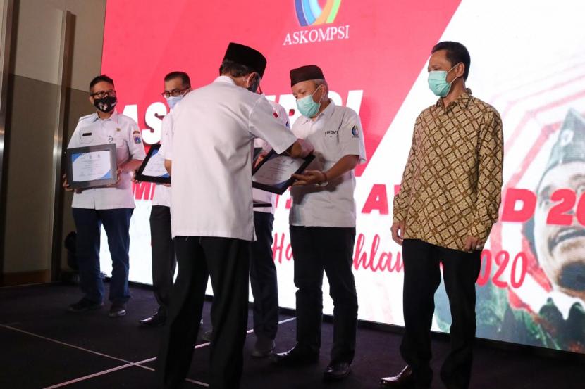 Kepala Dinas Komunikasi dan Informatika (Diskominfo) Provinsi Kepulauan Bangka Belitung (Babel), Sudarman, hadir untuk mewakili Gubernur Kepulauan Bangka Belitung dalam menerima penghargaan tersebut, di Hotel Holiday Inn Gajah Mada, Rabu (11/11). 