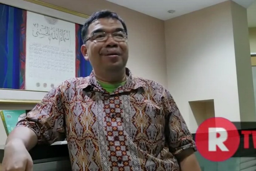 Kepala Direktur Klinik Pendidikan MIPA Raden Ridwan Hasan Saputra 