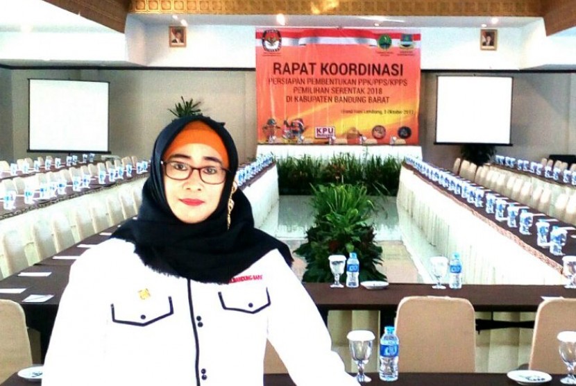 Kepala Divisi Hukum, SDM dan Partisipasi Masyarakat KPU Kabupaten Bandung Barat Ai Wildani Sri Aidah SH MPd. 