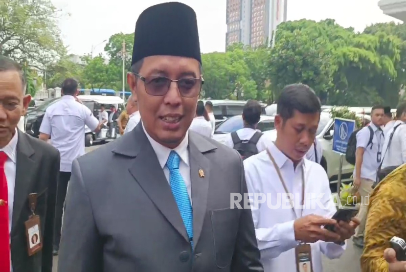 Kepala Kantor Komunikasii Presiden (PCO) Hasan Nasbi di Kompleks Istana Kepresidenan Jakarta, Senin (24/2/2025).