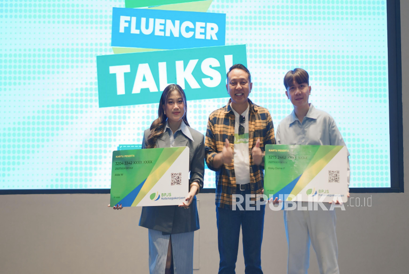 Kepala Kantor Wilayah BPJS Ketenagakerjaan Jawa Barat, Kunto Wibowo bersama para influencer