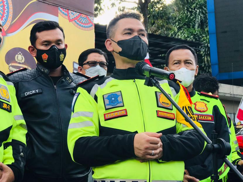 Kepala Korps Lalu Lintas Polri (Kakorlantas), Irjen Pol Firman Shantyabudi, melakukan pengecekan fisik jalur mudik Tol Cikampek.