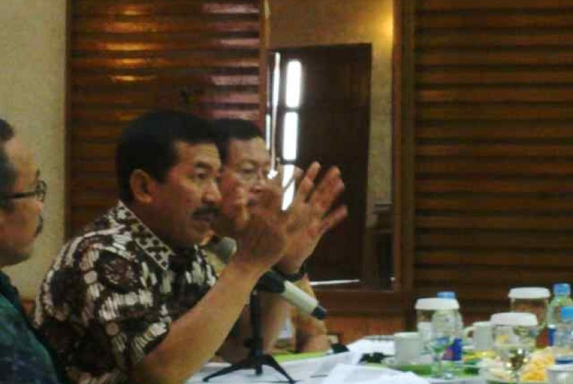 Kepala Lemsaneg Mayjen TNI Dr Djoko Setiadi (tengah) saat memberikan penjelasan terkait penyadapan, Jumat (22/11)