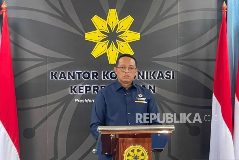 Kepala PCO Hasan Nasbi di kantornya Gambir, Jakarta Pusat, Selasa (8/7/2025).