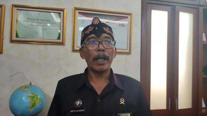 Kepala Pengadilan Agama (PA) Bandung Asep M Ali Nurdin memberikan keterangan ihwal permohonan dispensasi nikah, Selasa (17/1/2023).