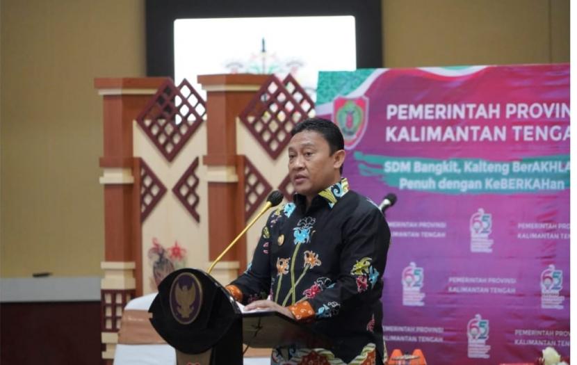  Wakil Gubernur Kalteng H. Edy Pratowo saat memberikan arahan kepada jajarannya.