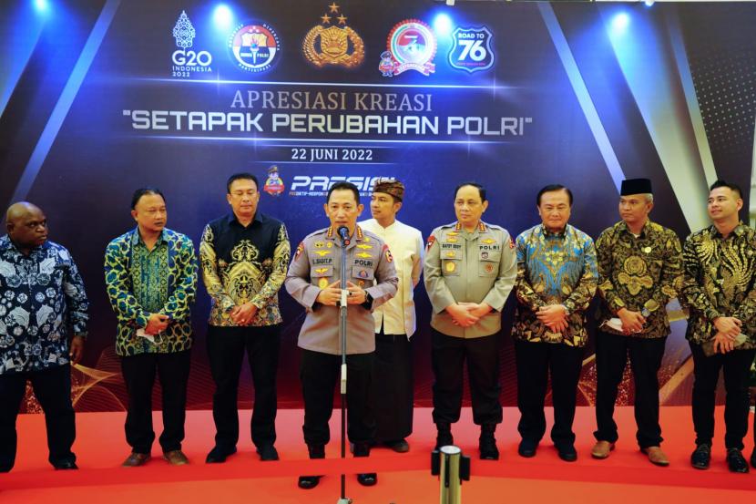 Kepala Polri Jenderal Listyo Sigit Prabowo memberikan sambutan dalam kegiatan malam apresiasi kreasi 