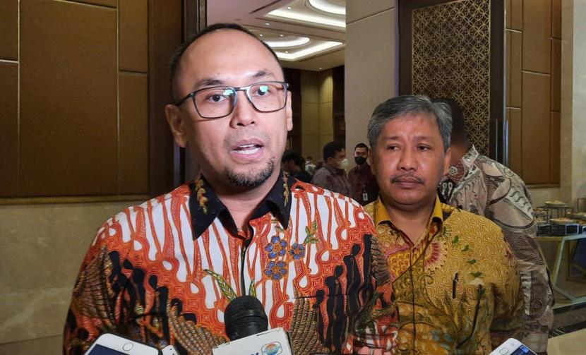 Kepala PPATK Ivan Yustiavandana ketika diwawancarai wartawan sesuai acara Rakornas PPATK di sebuah hotel di Jakarta, Kamis (19/1/2023). Ivan menjelaskan soal dana kejahatan lingkungan yang mengalir ke anggota partai politik.