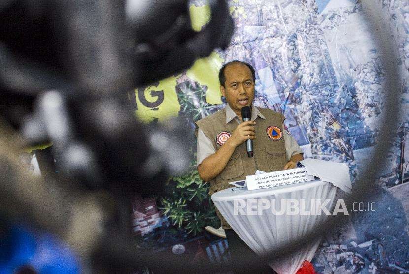 Kepala Pusat Data Informasi dan Humas BNPB Sutopo Purwo Nugroho memberikan keterangan pers terkait update tanggap bencana Sulawesi Tengah.