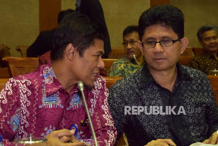  Kepala PPATK M Yusuf (kiri) bersama Wakil Ketua KPK Laode Muhammad Syarif (kanan)