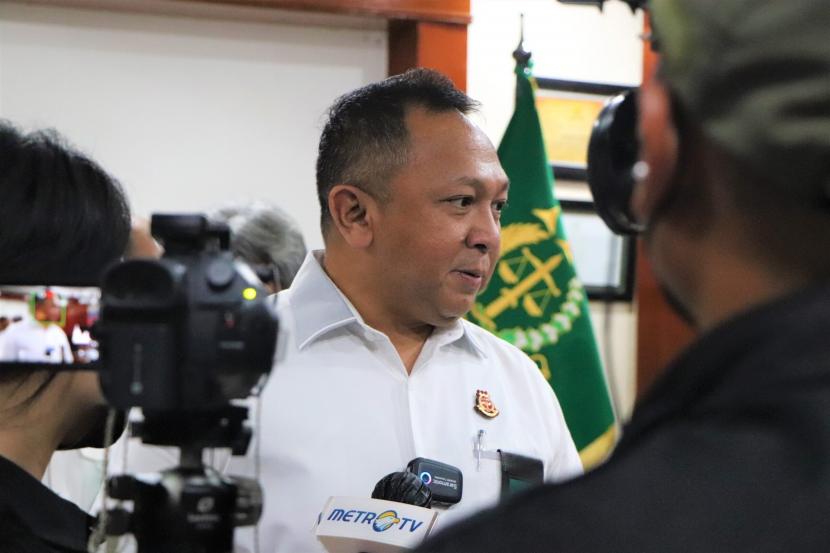 Kepala Pusat Penerangan dan Hukum (Kapuspenkum) Kejagung, Ketut Sumedana menegaskan lembaganya oknum kejaksaan yang melakukan tindak tercela agar ditindak tegas.