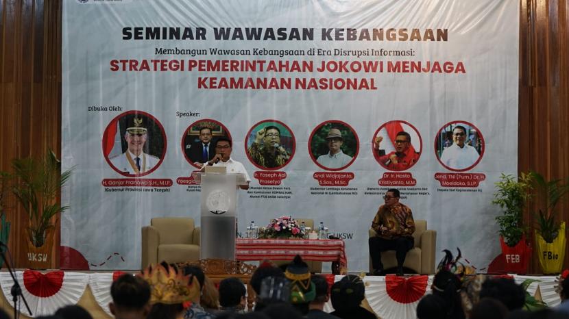 Kepala Staf Kepresidenan Dr. Moeldoko menjadi pembicara pada seminar kebangsaan di Universitas Kristen Satya Wacana Salatiga Jawa Tengah.