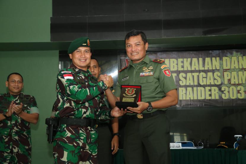 Kepala Staf Kodam (Kasdam) IV/Diponegoro Brigjen Widi Prasetijono (kanan).
