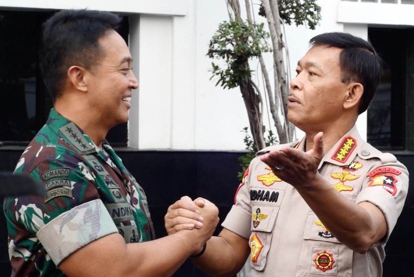 Kepala Staf TNI AD, Jendral Andika Perkasa (Kiri) dan Kapolri, Jendral Idham Azis (Kanan)