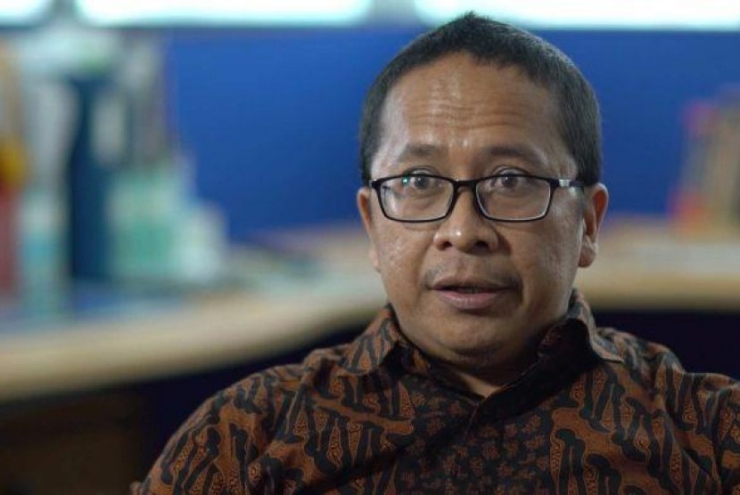 kepala tim peneliti yang juga adalah analis mengenai tindak terorisme Indonesia Adhe Bhakti