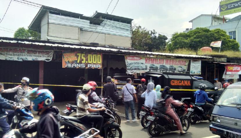 Kepolisan Daerah Metro Jaya menangkap dua terduga teroris di Jl Raya Condet, Jakarta Timur, pada Senin siang.