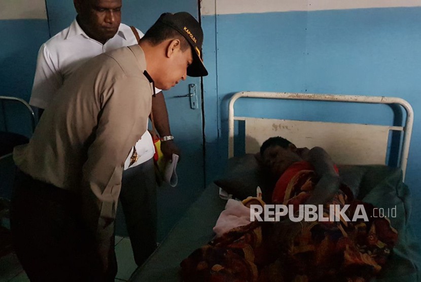 Kepolisian menyusuri korban-korban penyakit Campak di Kabupaten Asmat, Papua