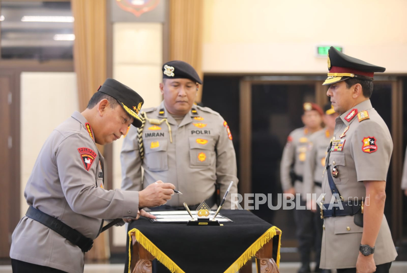 Kepolisian Republik Indonesia (Polri) baru saja menyelesaikan penyerahan jabatan Inspektur Pengawasan Umum (Irwasum) Polri dan pelantikan Wakil Kepala Polri (Wakapolri) yang dipimpin langsung oleh Kapolri. 