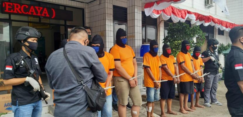 Kepolisian Sektor Pakuhaji berhasil mengamankan tujuh tersangka kasus pencurian kendaraan bermotor (Curanmor) di wilayah Perimeter Selatan, Kota Tangerang, Banten. Kamis (16/7) 