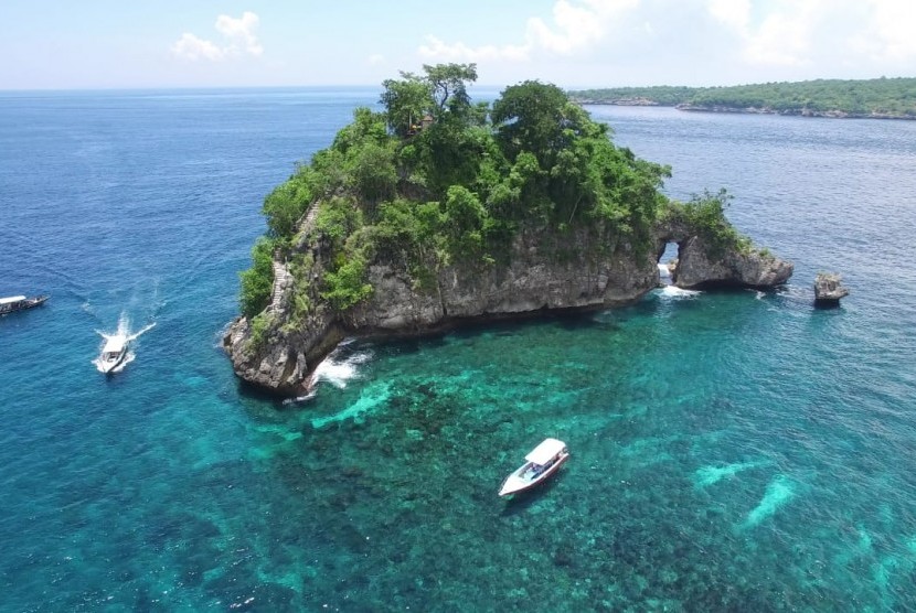 Nusa Penida tawarkan wisata alam yang eksotik dan berbeda (Foto: Kepulauan Nusa Penida)