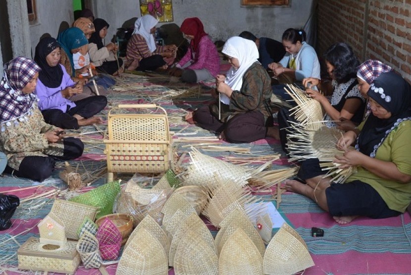  Hasil Kerajinan Bambu  Paling Diminati Wisatawan di Bali 