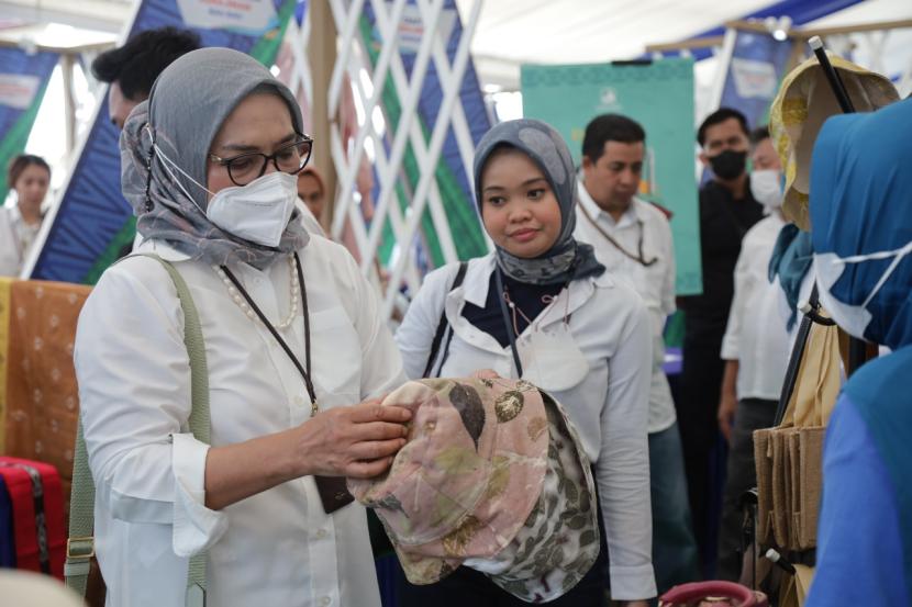 Kerajinan batik Ecoprint Kampung Sabbeta.