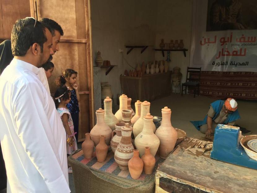 Kerajinan tembikar di Arab Saudi. Arab Saudi Lestarikan Tradisi Kerajinan Tembikar Madinah