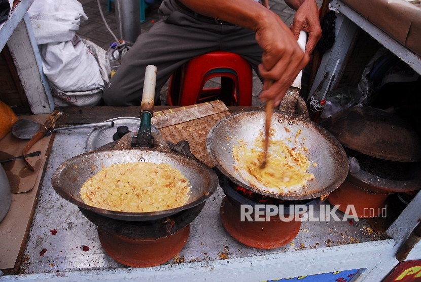 Kerak Telor makanan khas Betawi