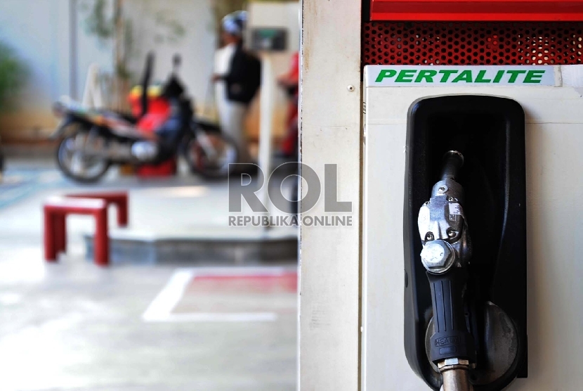 Keran pompa bensin jenis Pertalite sudah terpasang di SPBU, Jakarta, Rabu (22/7).   (Republika/Tahta Aidilla)