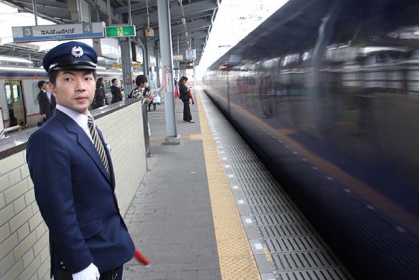 kereta api di sakai osaka  jepang1