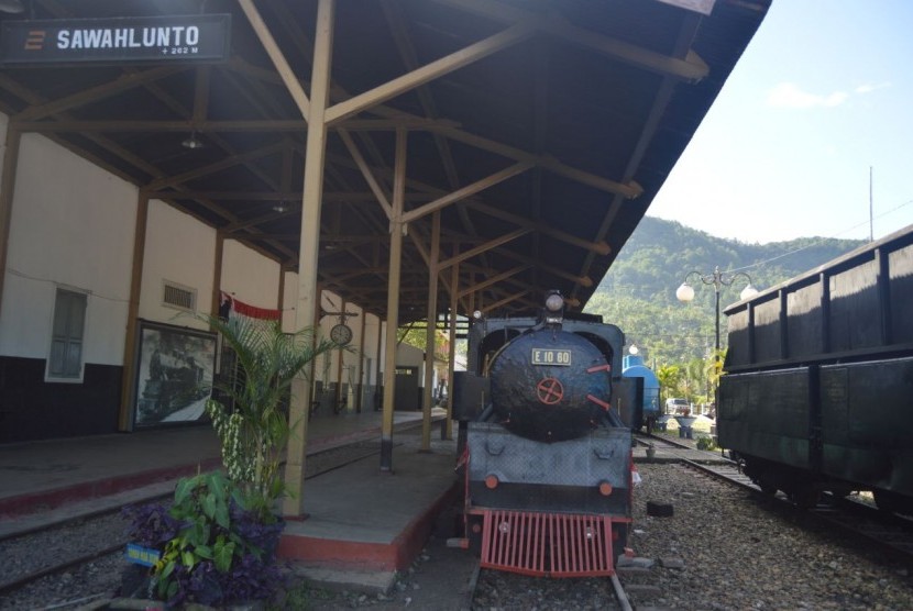 Kereta Api Mak Itam salah satu warisan budaya dunia Ombilin Coal Mining Heritage of Sawahlunto. Empat Badan Usaha Milik Negara (BUMN) melakukan kolaborasi untuk melakukan Reaktivasi jalur kereta lintas Sawahlunto-Muaro Kalaban.