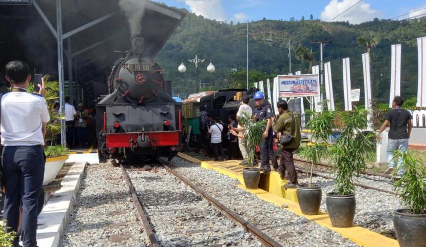 Kereta Api wisata Mak Itam di Sawahlunto yang diresmikan Menteri BUMN, Erick Thohir, Selasa (20/12/2022) 