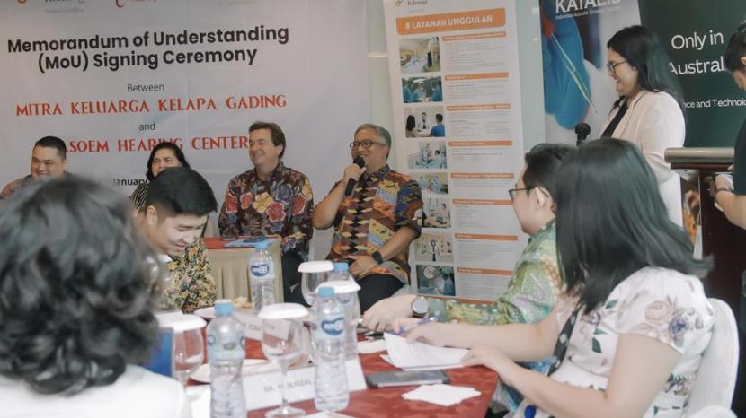 Kerjasama pembentukan Jakarta Ear and Hearing Center. 