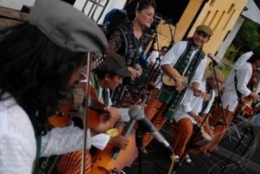 Keroncong Tugu, satu kelompok musik keroncong yang masih bertahan di Jakarta Utara