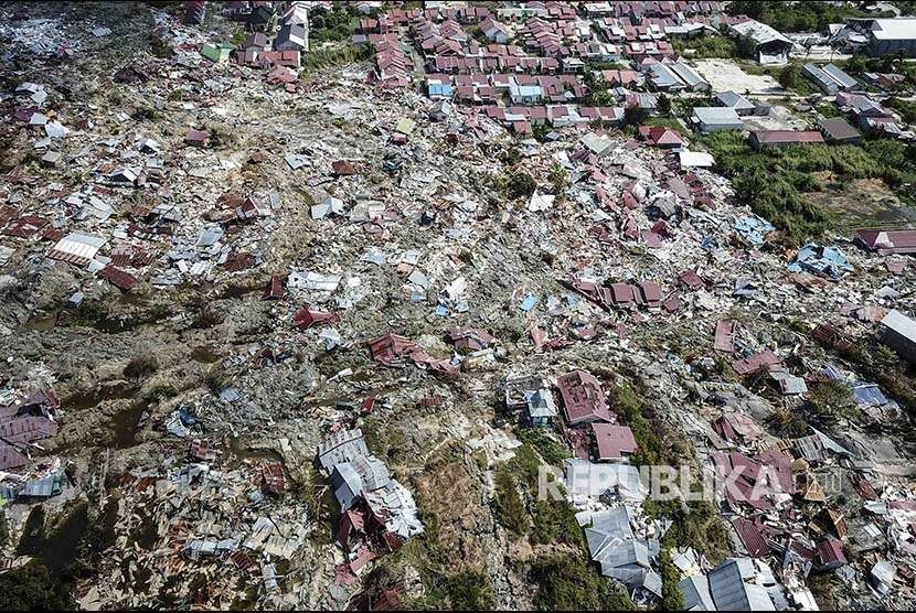 Kerusakan akibat gempa 7,4 pada skala richter (SR) di kawasan Kampung Petobo, Palu, Sulawesi Tengah, Selasa (2/10).