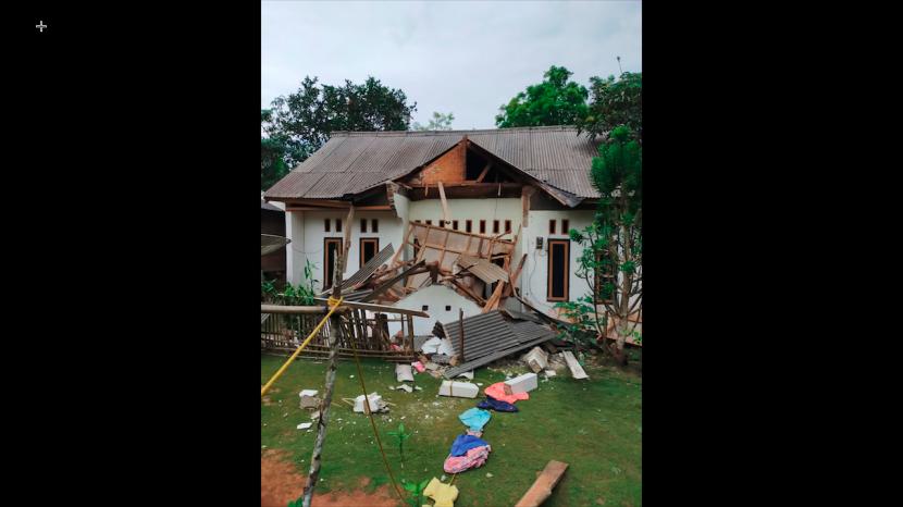 Kerusakan yang terjadi akibat gempa di wilayah Pandeglang, Banten, Jawa Barat.