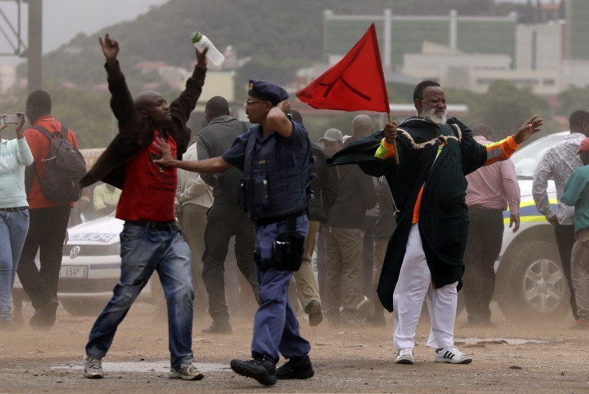 Kerusuhan anti-imigran di Pretoria, Afrika Selatan, Jumat (24/2).
