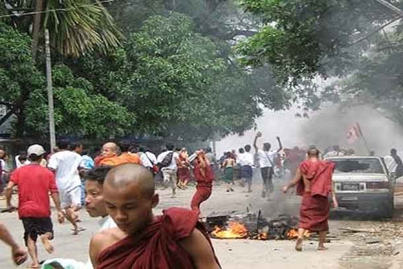 Kerusuhan etnis di Myanmar 