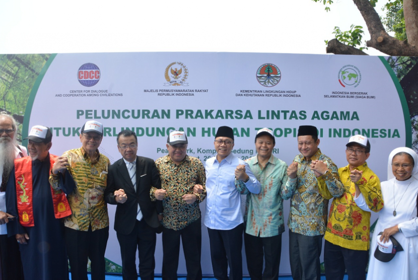  Kesatuan umat beragama yang tergabung dalam Indonesia Bergerak untuk Selamatkan Bumi (Siaga Bumi) mendeklarasikan kolaborasi perlindungan hutan.