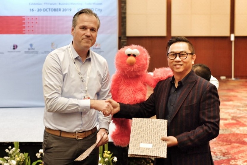 Kesepakatan produsen Indonesia dengan Jerman dalam memproduksi boneka Elmo.