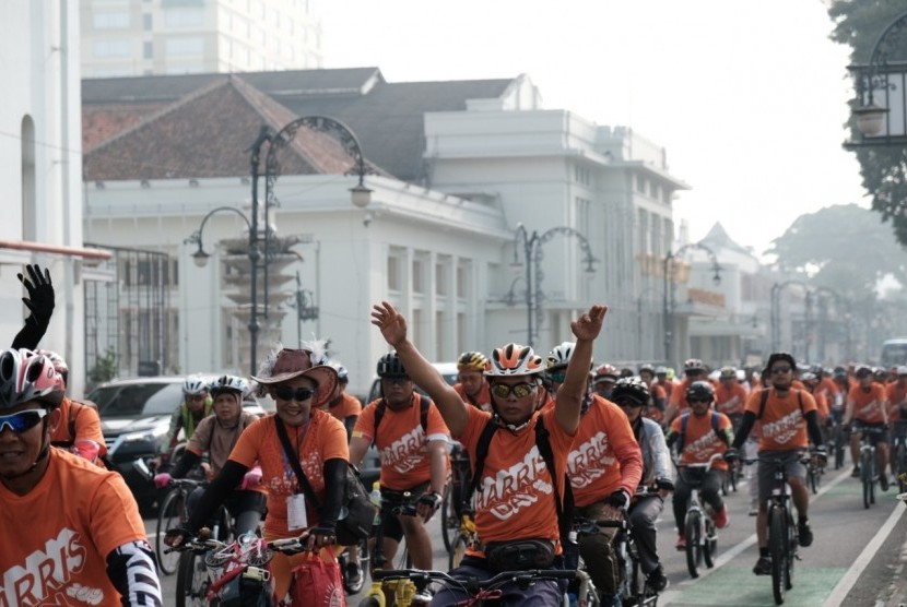 Keseruan di Color Fun Bike HARRIS Day 2019