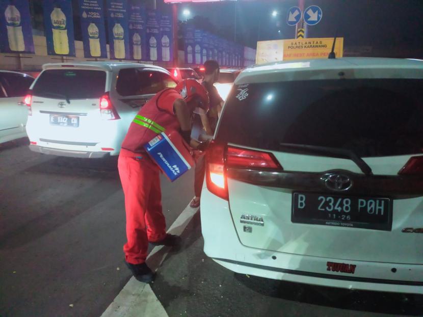 Kesiapan layanan motoris di Rest Area Km 429 Tol Semarang - Solo, Ahad (7/4/2024).