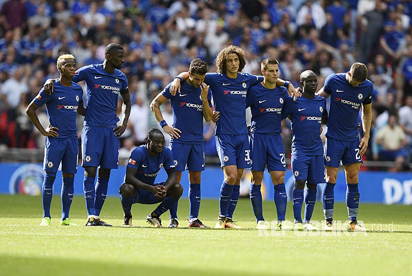 Ketegangan pemain Chelsea pada babak adu penalti melawan Arsenal pada pertandingan trofi Community Shield di Stadion Wembley.