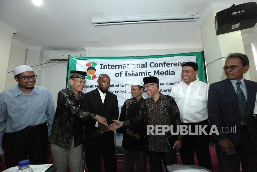 Keterangan pers jelang pelaksanaan Konferensi Internasional Media Islam (International Conference of Islamic Media-ICIM ) di Jakarta, Senin (23/5). (Republika/Rakhmawaty La'lang)