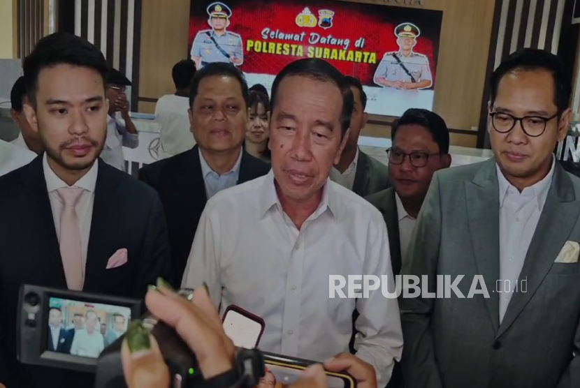 Keterangan presiden ke-7 jokowi usai pemeriksaan terkait tudingan ijazha palsu di polresta Solo, Rabu (23/7/2025).